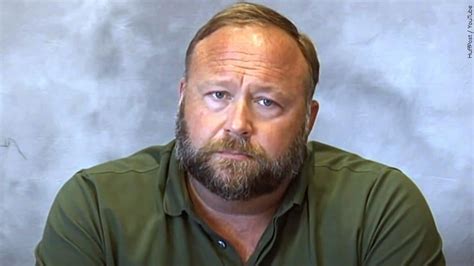 Alex Jones keeps Infowars for now after sale to The Onion is。